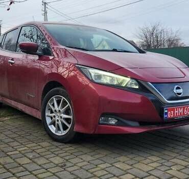 Красный Ниссан Лиф, объемом двигателя 0 л и пробегом 130 тыс. км за 10950 $, фото 1 на Automoto.ua