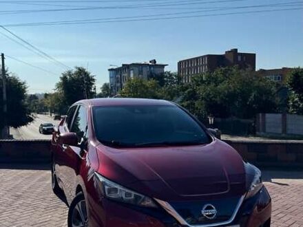 Красный Ниссан Лиф, объемом двигателя 0 л и пробегом 90 тыс. км за 11500 $, фото 1 на Automoto.ua