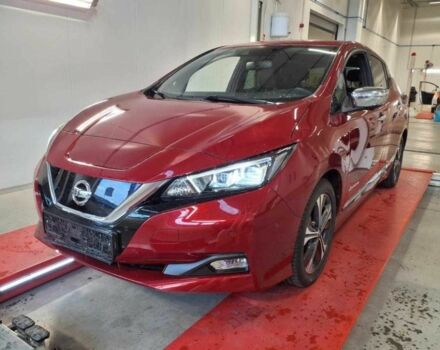 Красный Ниссан Лиф, объемом двигателя 0 л и пробегом 98 тыс. км за 9900 $, фото 1 на Automoto.ua