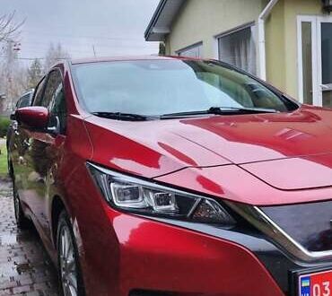 Красный Ниссан Лиф, объемом двигателя 0 л и пробегом 128 тыс. км за 10950 $, фото 1 на Automoto.ua