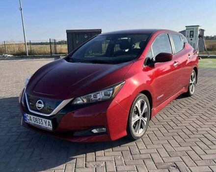 Красный Ниссан Лиф, объемом двигателя 0 л и пробегом 100 тыс. км за 12500 $, фото 1 на Automoto.ua