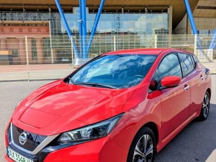 Ниссан Лиф 2020 в Харькове на Automoto.ua Красный Ниссан Лиф, объемом двигателя 0 л и пробегом 70 тыс. км за 16300 $, фото 1 на Automoto.ua