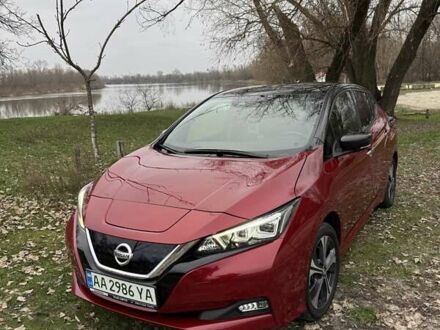 Красный Ниссан Лиф, объемом двигателя 0 л и пробегом 111 тыс. км за 13300 $, фото 1 на Automoto.ua