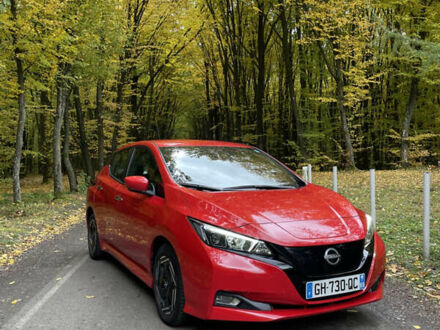 Красный Ниссан Лиф, объемом двигателя 0 л и пробегом 77 тыс. км за 14700 $, фото 1 на Automoto.ua