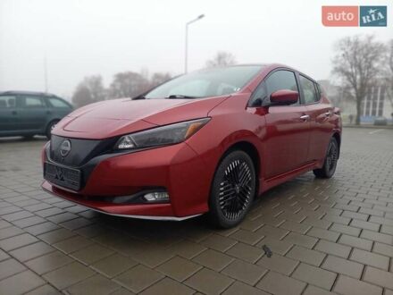 Красный Ниссан Лиф, объемом двигателя 0 л и пробегом 21 тыс. км за 18600 $, фото 1 на Automoto.ua