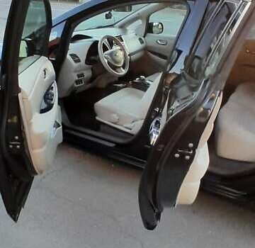 Ниссан Лиф, объемом двигателя 0 л и пробегом 93 тыс. км за 6600 $, фото 12 на Automoto.ua