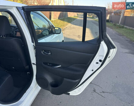 Ниссан Лиф, объемом двигателя 0 л и пробегом 132 тыс. км за 12200 $, фото 42 на Automoto.ua