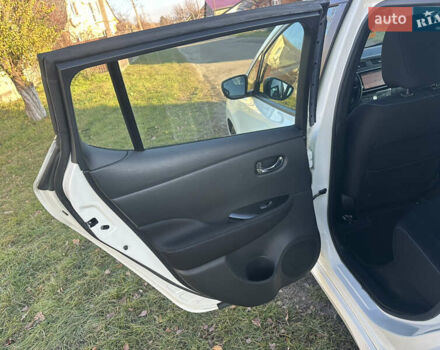 Ниссан Лиф, объемом двигателя 0 л и пробегом 132 тыс. км за 12200 $, фото 39 на Automoto.ua