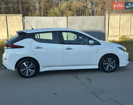 Ниссан Лиф, объемом двигателя 0 л и пробегом 132 тыс. км за 12200 $, фото 6 на Automoto.ua