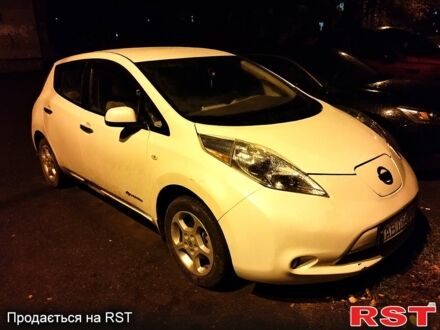 Ниссан Лиф, объемом двигателя 80 л и пробегом 182 тыс. км за 4500 $, фото 1 на Automoto.ua