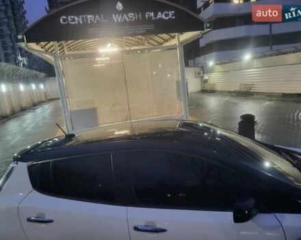 Желтый Ниссан Лиф, объемом двигателя 0 л и пробегом 135 тыс. км за 7200 $, фото 1 на Automoto.ua