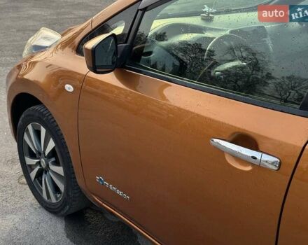 Желтый Ниссан Лиф, объемом двигателя 0 л и пробегом 182 тыс. км за 7000 $, фото 17 на Automoto.ua