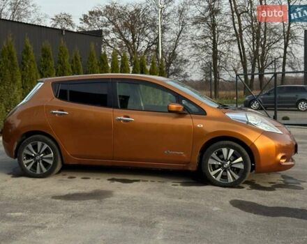 Желтый Ниссан Лиф, объемом двигателя 0 л и пробегом 182 тыс. км за 7000 $, фото 1 на Automoto.ua