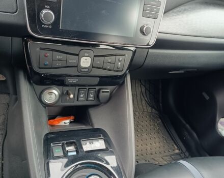 Серый Ниссан Лиф, объемом двигателя 0 л и пробегом 44 тыс. км за 16500 $, фото 3 на Automoto.ua