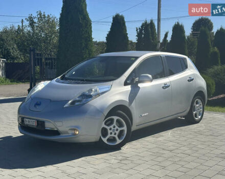 Сірий Ніссан Ліф, об'ємом двигуна 0 л та пробігом 132 тис. км за 5500 $, фото 2 на Automoto.ua