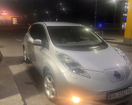 Серый Ниссан Лиф, объемом двигателя 0 л и пробегом 133 тыс. км за 4500 $, фото 3 на Automoto.ua