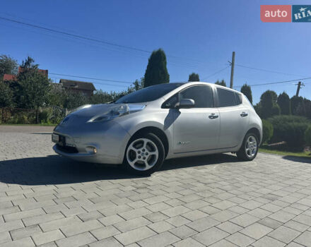 Сірий Ніссан Ліф, об'ємом двигуна 0 л та пробігом 132 тис. км за 5500 $, фото 1 на Automoto.ua