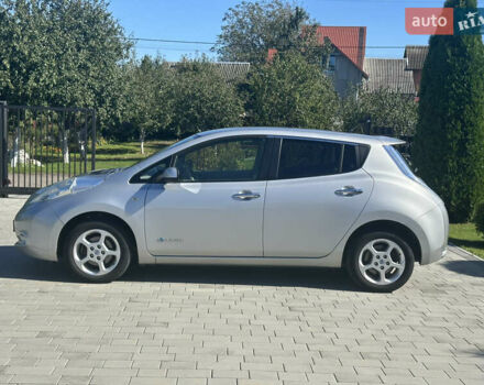 Сірий Ніссан Ліф, об'ємом двигуна 0 л та пробігом 132 тис. км за 5500 $, фото 5 на Automoto.ua