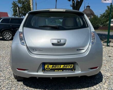 Сірий Ніссан Ліф, об'ємом двигуна 0 л та пробігом 99 тис. км за 5500 $, фото 4 на Automoto.ua