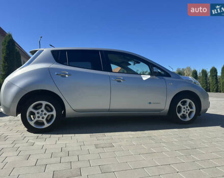 Сірий Ніссан Ліф, об'ємом двигуна 0 л та пробігом 132 тис. км за 5500 $, фото 12 на Automoto.ua