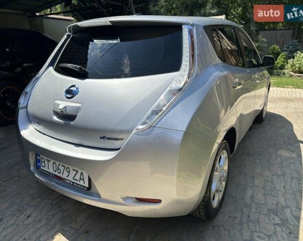 Сірий Ніссан Ліф, об'ємом двигуна 0 л та пробігом 115 тис. км за 5200 $, фото 4 на Automoto.ua