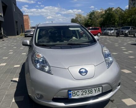 Серый Ниссан Лиф, объемом двигателя 0 л и пробегом 86 тыс. км за 5300 $, фото 4 на Automoto.ua