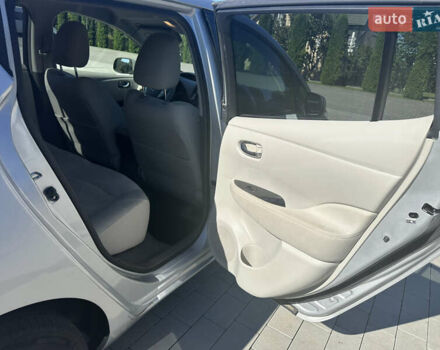 Сірий Ніссан Ліф, об'ємом двигуна 0 л та пробігом 132 тис. км за 5500 $, фото 36 на Automoto.ua