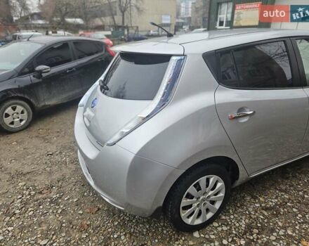 Серый Ниссан Лиф, объемом двигателя 0 л и пробегом 140 тыс. км за 4500 $, фото 20 на Automoto.ua