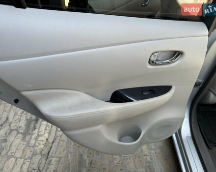 Сірий Ніссан Ліф, об'ємом двигуна 0 л та пробігом 115 тис. км за 5200 $, фото 12 на Automoto.ua