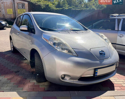 Серый Ниссан Лиф, объемом двигателя 0 л и пробегом 130 тыс. км за 9999 $, фото 3 на Automoto.ua