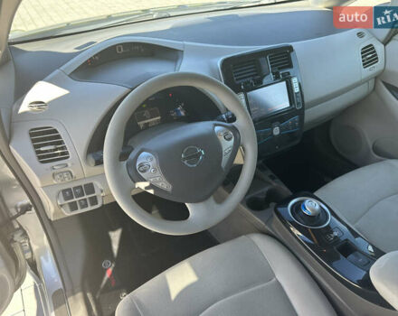 Сірий Ніссан Ліф, об'ємом двигуна 0 л та пробігом 132 тис. км за 5500 $, фото 19 на Automoto.ua