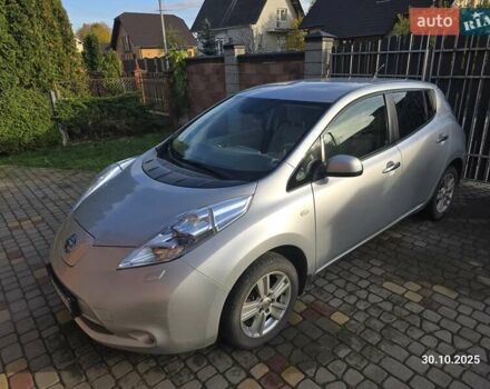 Сірий Ніссан Ліф, об'ємом двигуна 0 л та пробігом 126 тис. км за 4400 $, фото 5 на Automoto.ua