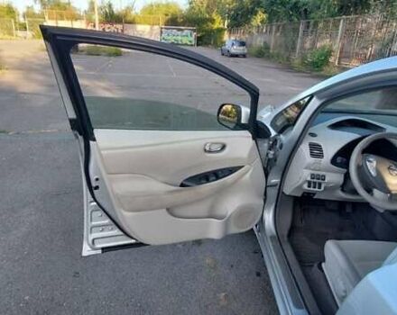 Серый Ниссан Лиф, объемом двигателя 0 л и пробегом 105 тыс. км за 5000 $, фото 9 на Automoto.ua