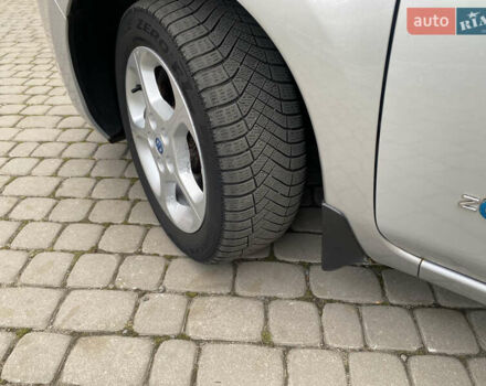 Сірий Ніссан Ліф, об'ємом двигуна 0 л та пробігом 118 тис. км за 5500 $, фото 16 на Automoto.ua