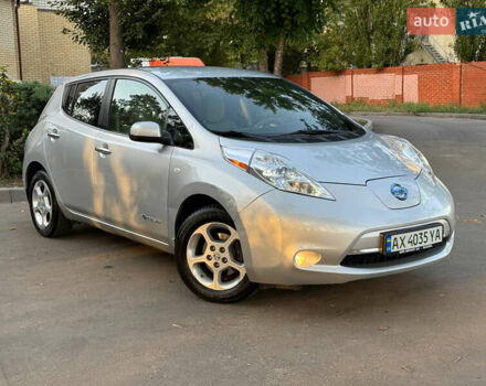 Серый Ниссан Лиф, объемом двигателя 0 л и пробегом 136 тыс. км за 5000 $, фото 6 на Automoto.ua