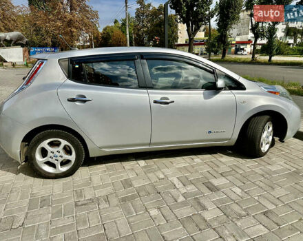 Сірий Ніссан Ліф, об'ємом двигуна 0 л та пробігом 139 тис. км за 4999 $, фото 3 на Automoto.ua