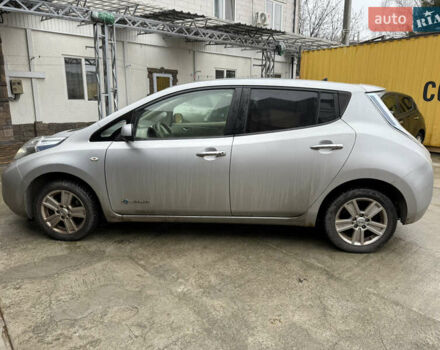 Сірий Ніссан Ліф, об'ємом двигуна 0 л та пробігом 135 тис. км за 4990 $, фото 13 на Automoto.ua