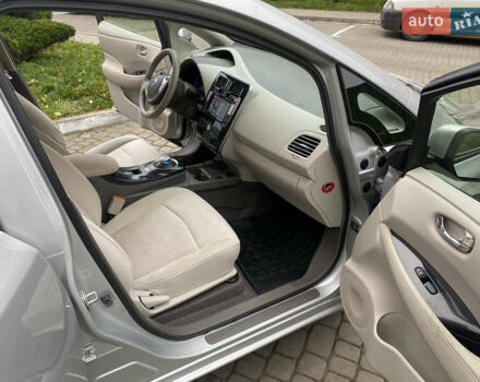 Сірий Ніссан Ліф, об'ємом двигуна 0 л та пробігом 118 тис. км за 5500 $, фото 10 на Automoto.ua