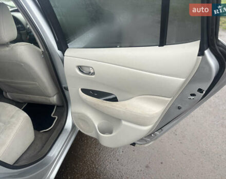 Сірий Ніссан Ліф, об'ємом двигуна 0 л та пробігом 99 тис. км за 3950 $, фото 23 на Automoto.ua