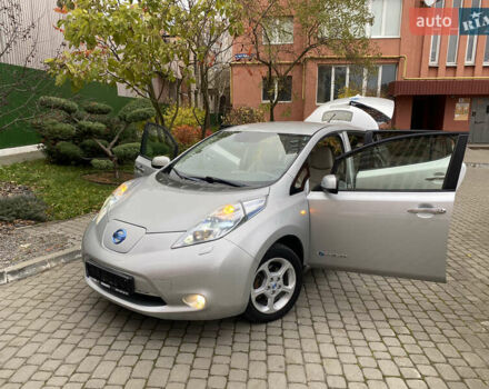 Сірий Ніссан Ліф, об'ємом двигуна 0 л та пробігом 118 тис. км за 5500 $, фото 2 на Automoto.ua