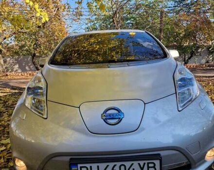 Сірий Ніссан Ліф, об'ємом двигуна 0 л та пробігом 142 тис. км за 5500 $, фото 2 на Automoto.ua