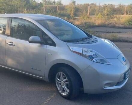 Серый Ниссан Лиф, объемом двигателя 0 л и пробегом 105 тыс. км за 5000 $, фото 12 на Automoto.ua