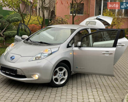 Сірий Ніссан Ліф, об'ємом двигуна 0 л та пробігом 118 тис. км за 5500 $, фото 1 на Automoto.ua