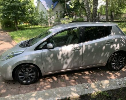 Сірий Ніссан Ліф, об'ємом двигуна 0 л та пробігом 130 тис. км за 3850 $, фото 3 на Automoto.ua