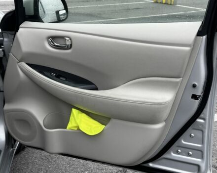 Сірий Ніссан Ліф, об'ємом двигуна 0 л та пробігом 192 тис. км за 4499 $, фото 18 на Automoto.ua