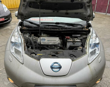 Сірий Ніссан Ліф, об'ємом двигуна 0 л та пробігом 135 тис. км за 4990 $, фото 26 на Automoto.ua