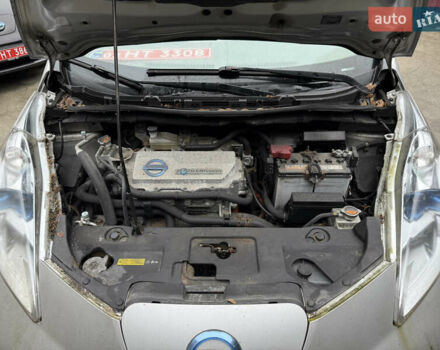 Сірий Ніссан Ліф, об'ємом двигуна 0 л та пробігом 135 тис. км за 4990 $, фото 27 на Automoto.ua