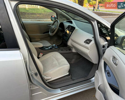 Серый Ниссан Лиф, объемом двигателя 0 л и пробегом 136 тыс. км за 5000 $, фото 27 на Automoto.ua