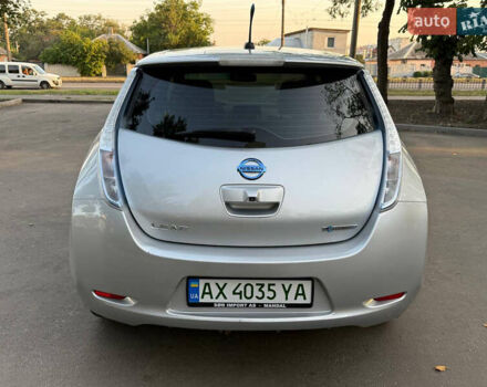 Серый Ниссан Лиф, объемом двигателя 0 л и пробегом 136 тыс. км за 5000 $, фото 8 на Automoto.ua