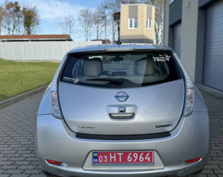 Серый Ниссан Лиф, объемом двигателя 0 л и пробегом 153 тыс. км за 3999 $, фото 5 на Automoto.ua